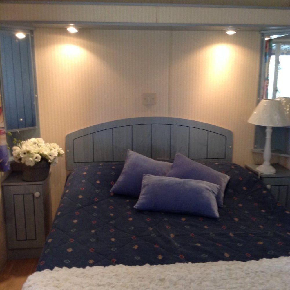 Standard Mobile Home, 2 Bedrooms photo 2