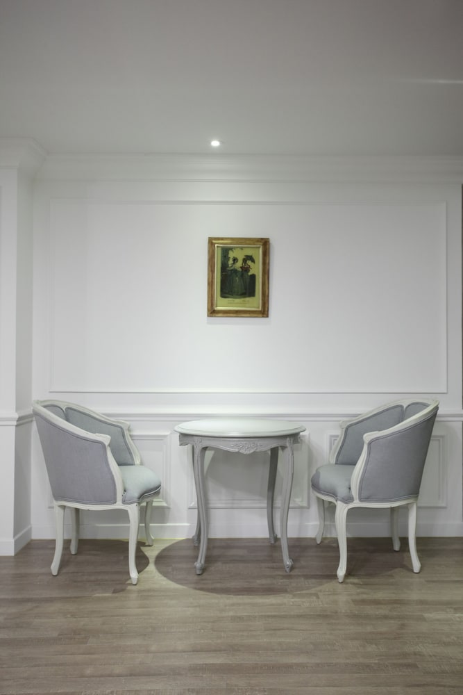Suite (A, Base pax 5, No Parking)