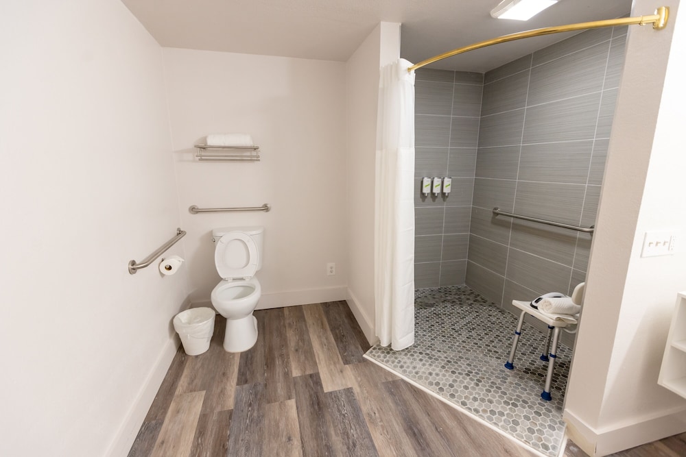 Standard Single Room, 1 Double Bed, Accessible photo 2
