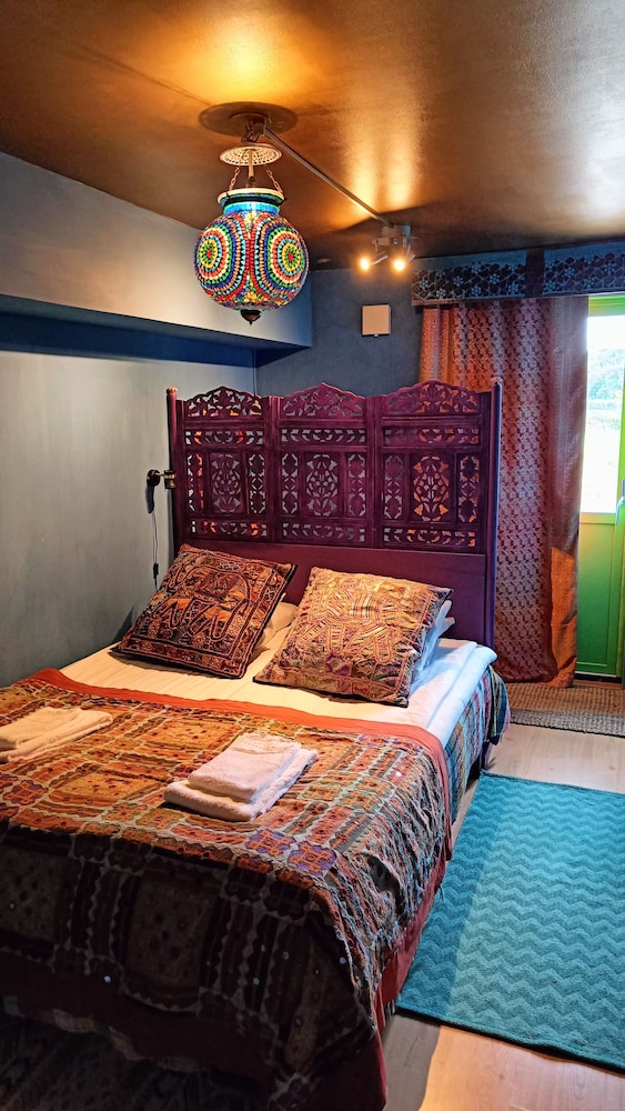 Double Room (Shared Bathroom)