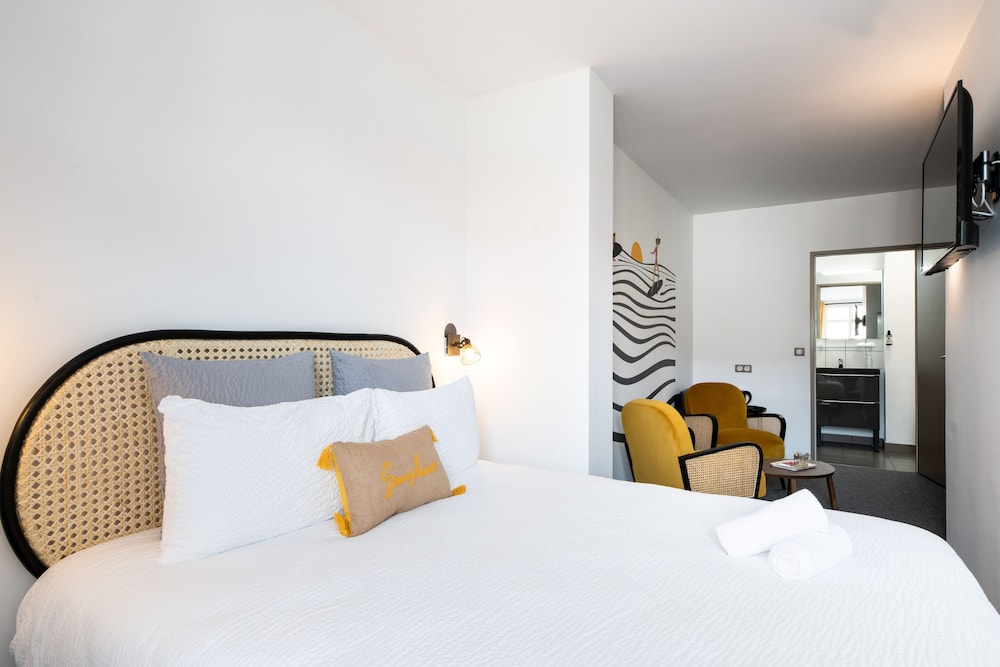 Junior Double Room