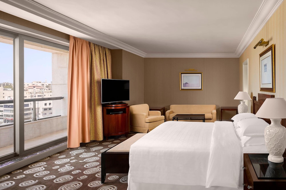Deluxe Room, 1 King Bed, City View