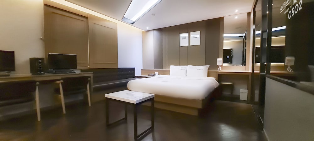 Premium Double Room photo 3