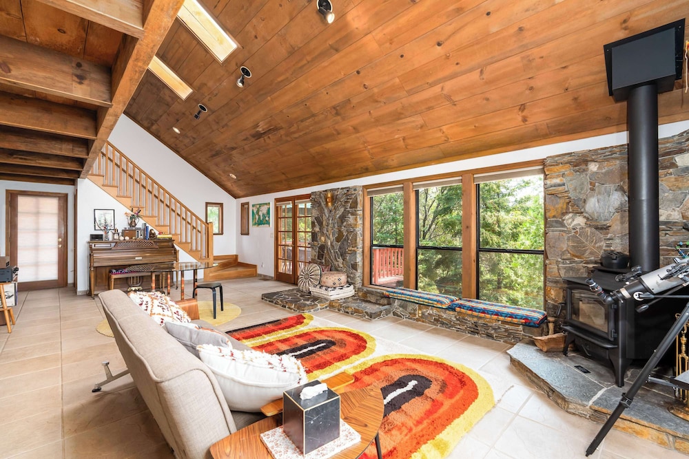 House, Multiple Beds, Pool Access, Mountain View (Happy Days Retreat) photo 1
