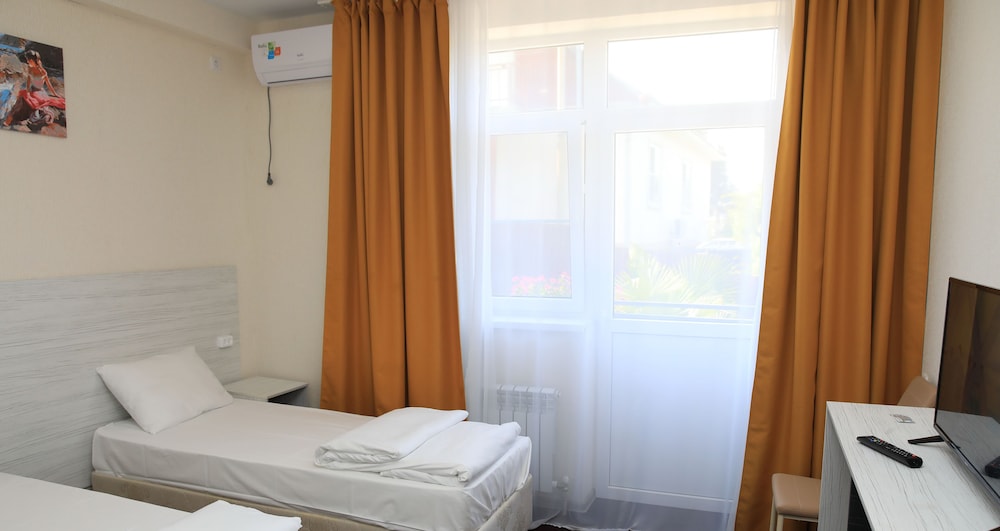 Standard Double or Twin Room, Ground Floor photo 2