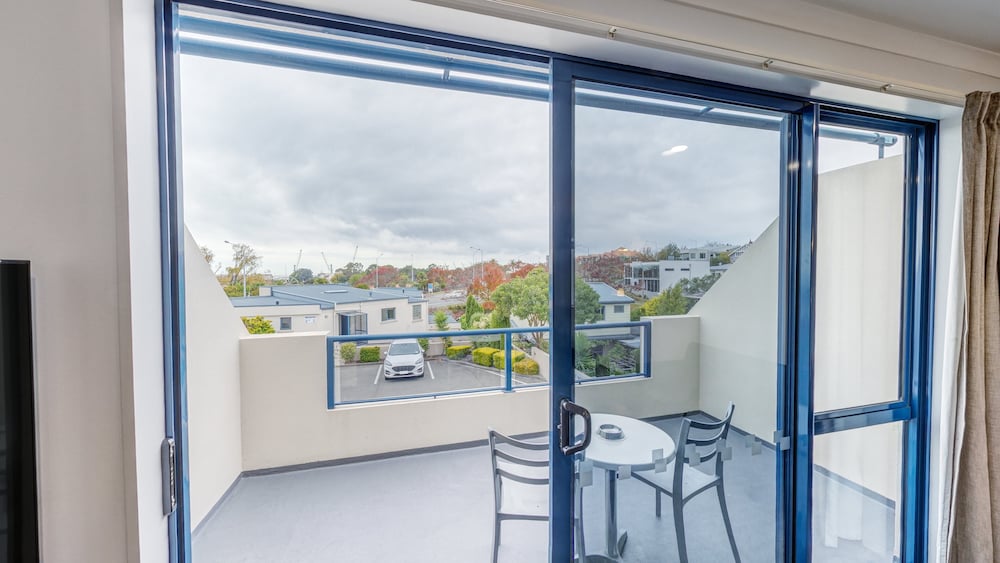 Top Floor Executive Studio with Seaview - Photo 2