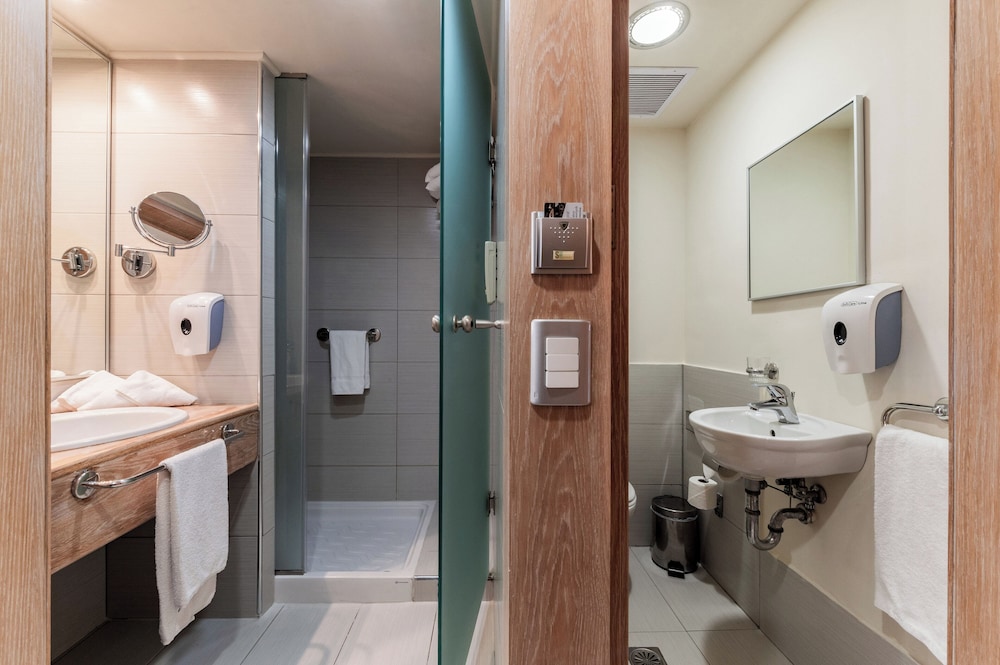 Superior Double Or Twin Room, Partial Sea View