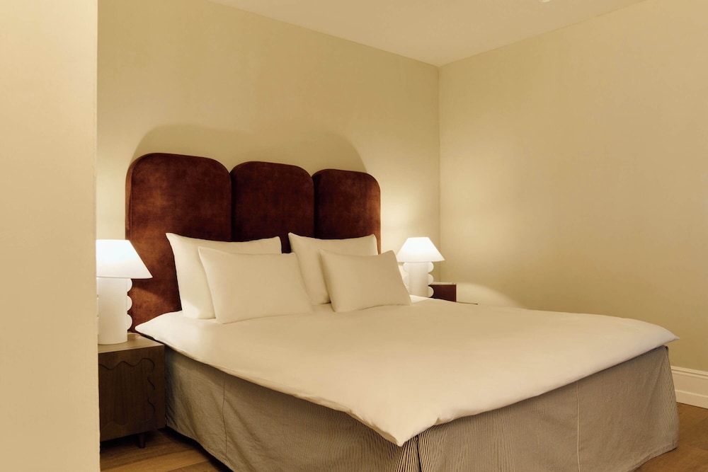 Family Suite (with Bunk Bed)