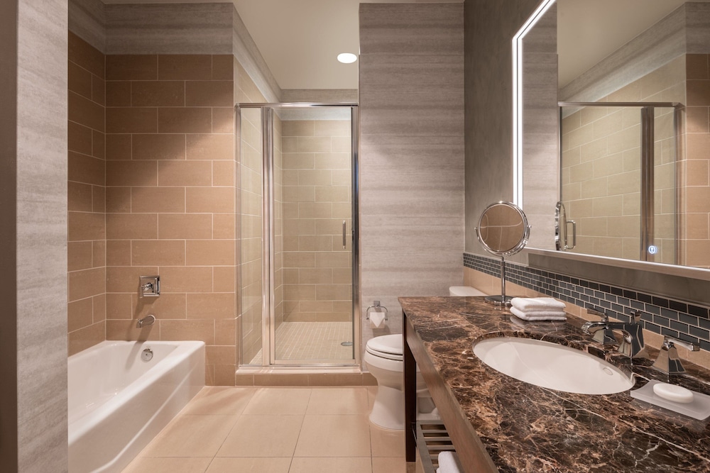 Executive Suite, 1 Bedroom - Photo 9