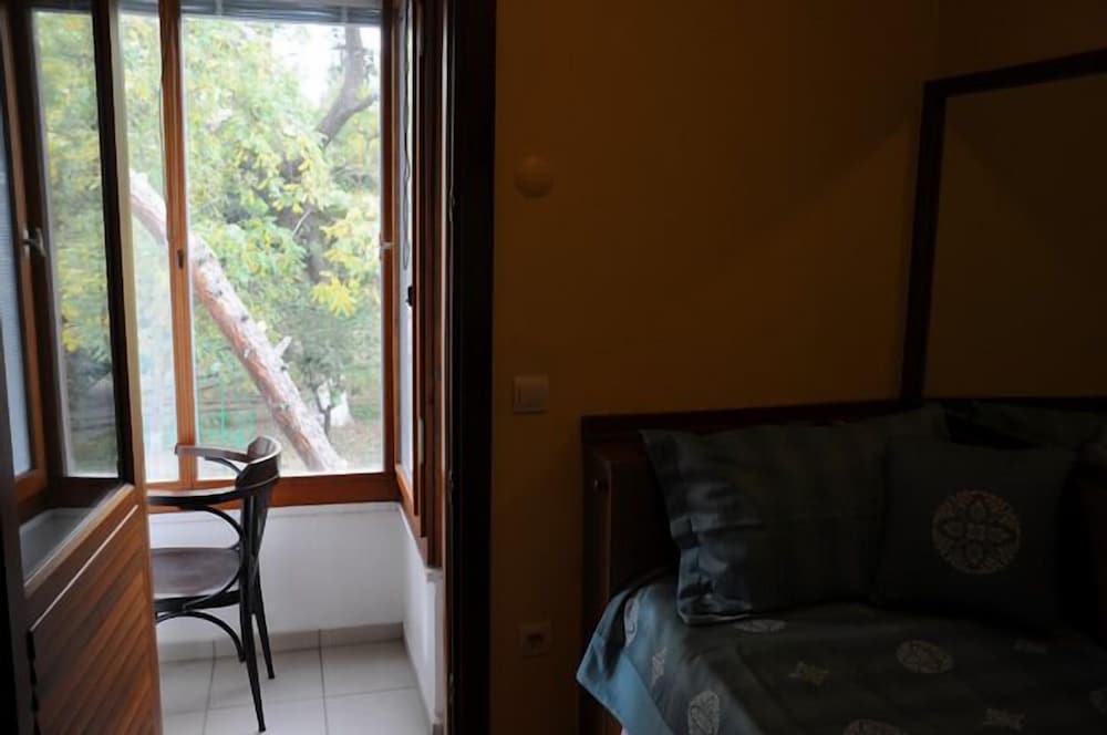 Standard Triple Room photo 2