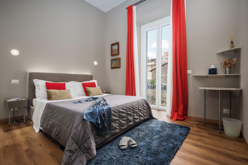 Deluxe Room, Balcony, City View photo 1
