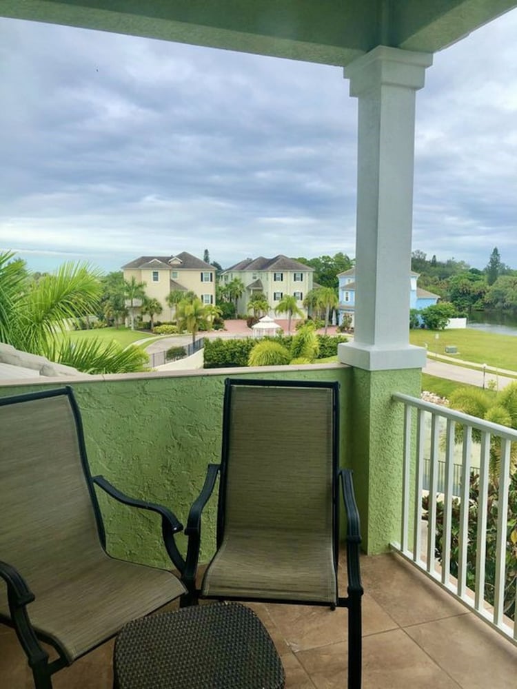 Luxury Townhome photo 2