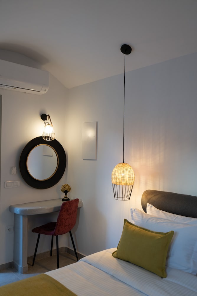 Entry-Level Suite