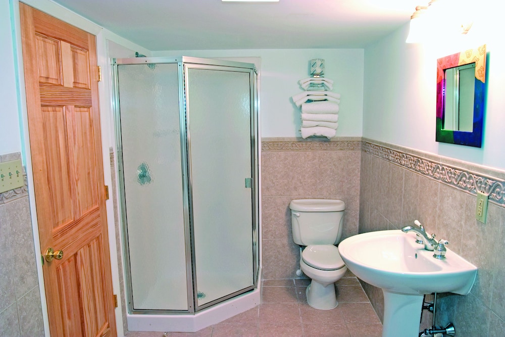 Deluxe Room, 1 King Bed with Sofa bed, Jetted Tub (INDIES) photo 3