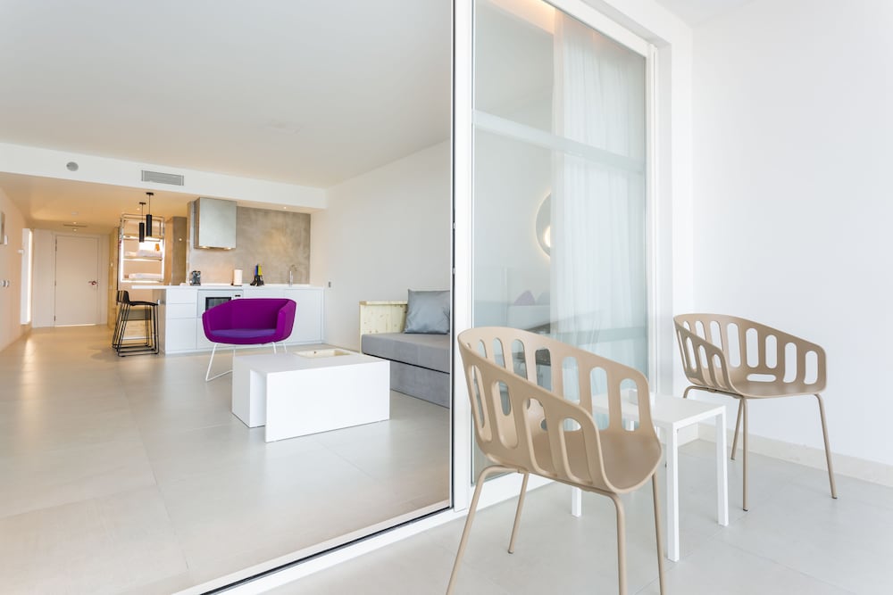 Suite, Pool Access, Ground Floor (Sea view)
