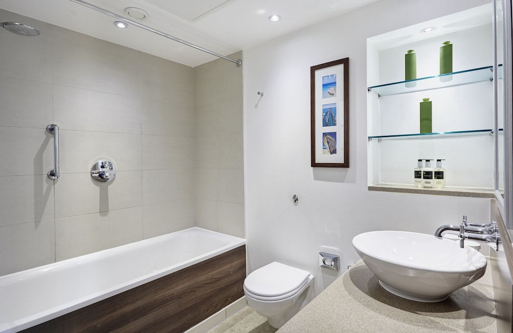 Suite, 1 Bedroom, Kitchen - Photo 12