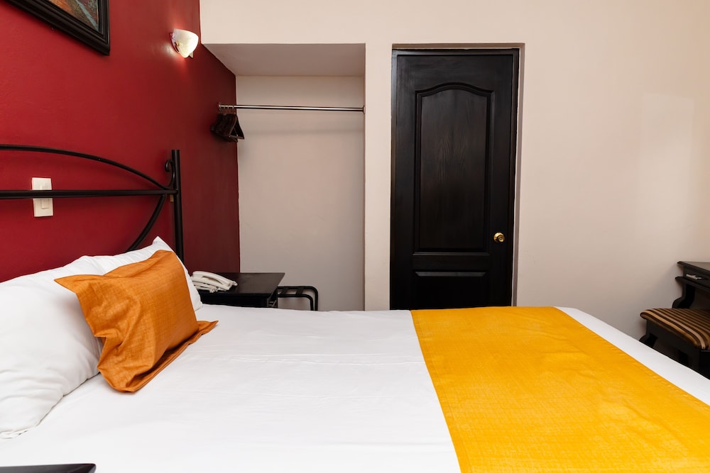 Basic Single Room - Photo 3