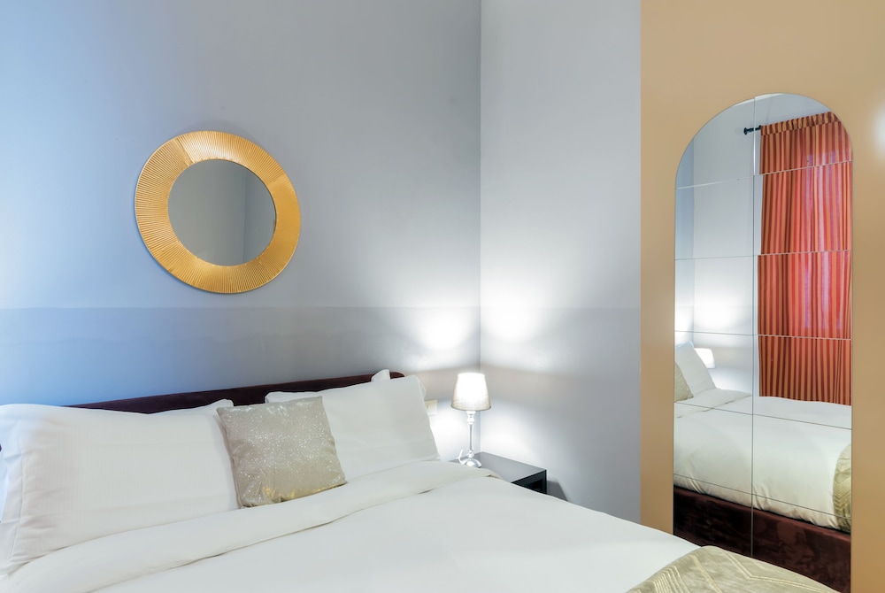 Family Apartment (via Corridoni 4)