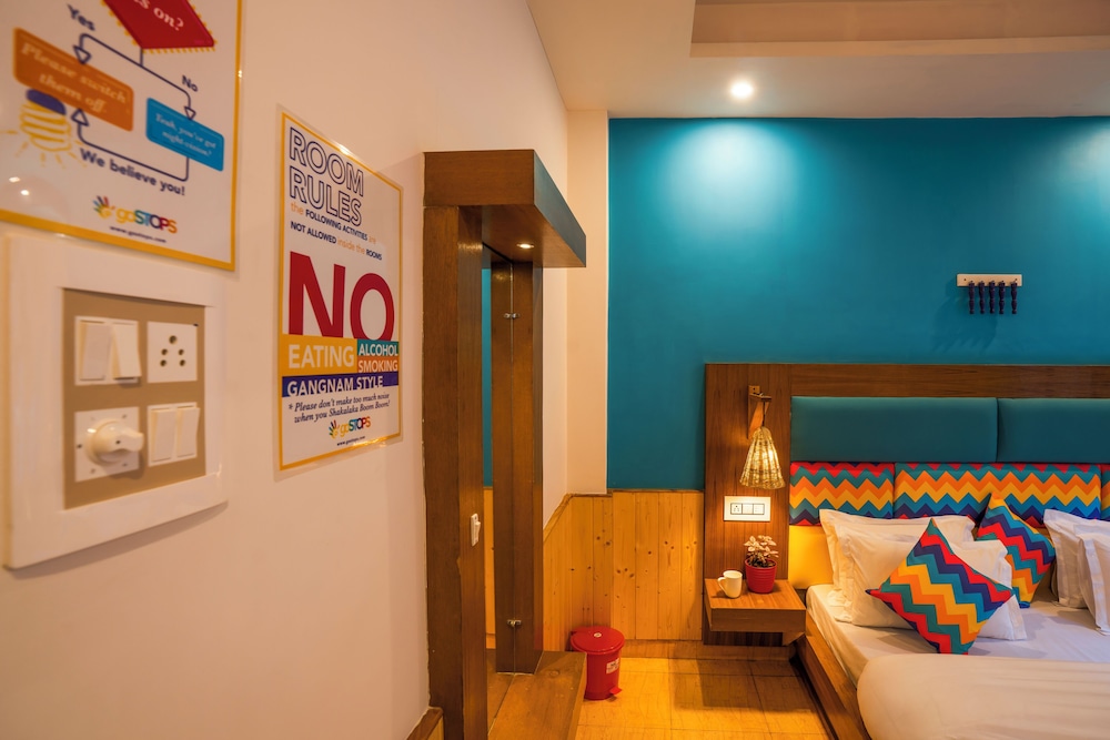 Deluxe Double Room with Ensuite Bathroom - Photo 3