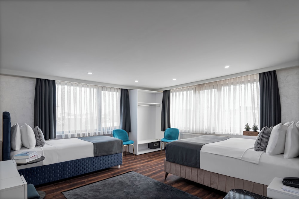 Standard Triple Room, Multiple Beds photo 1