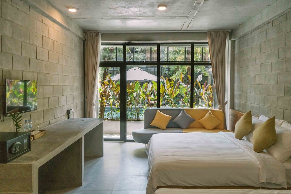 Deluxe Triple Room - Photo 1
