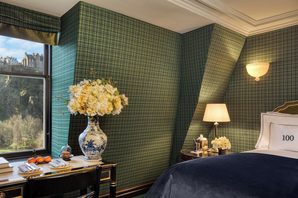 Executive Room, 1 King Bed (Castle View) - Photo 3
