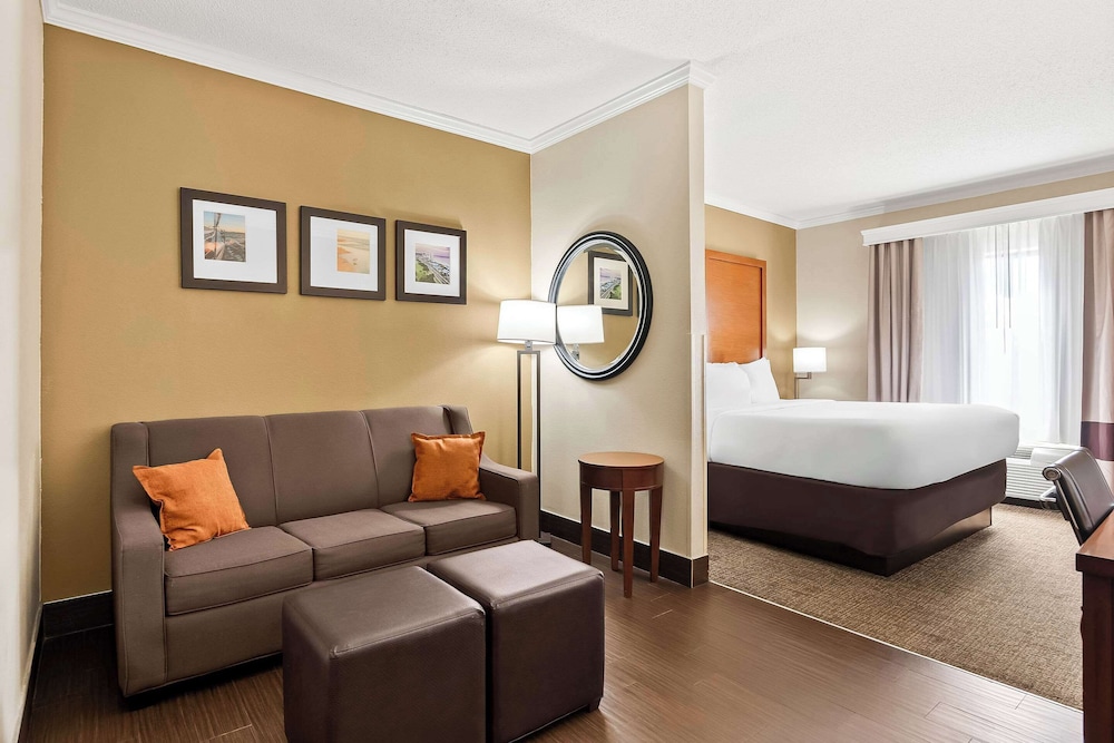 Suite, Multiple Beds, Accessible, Non Smoking photo 1