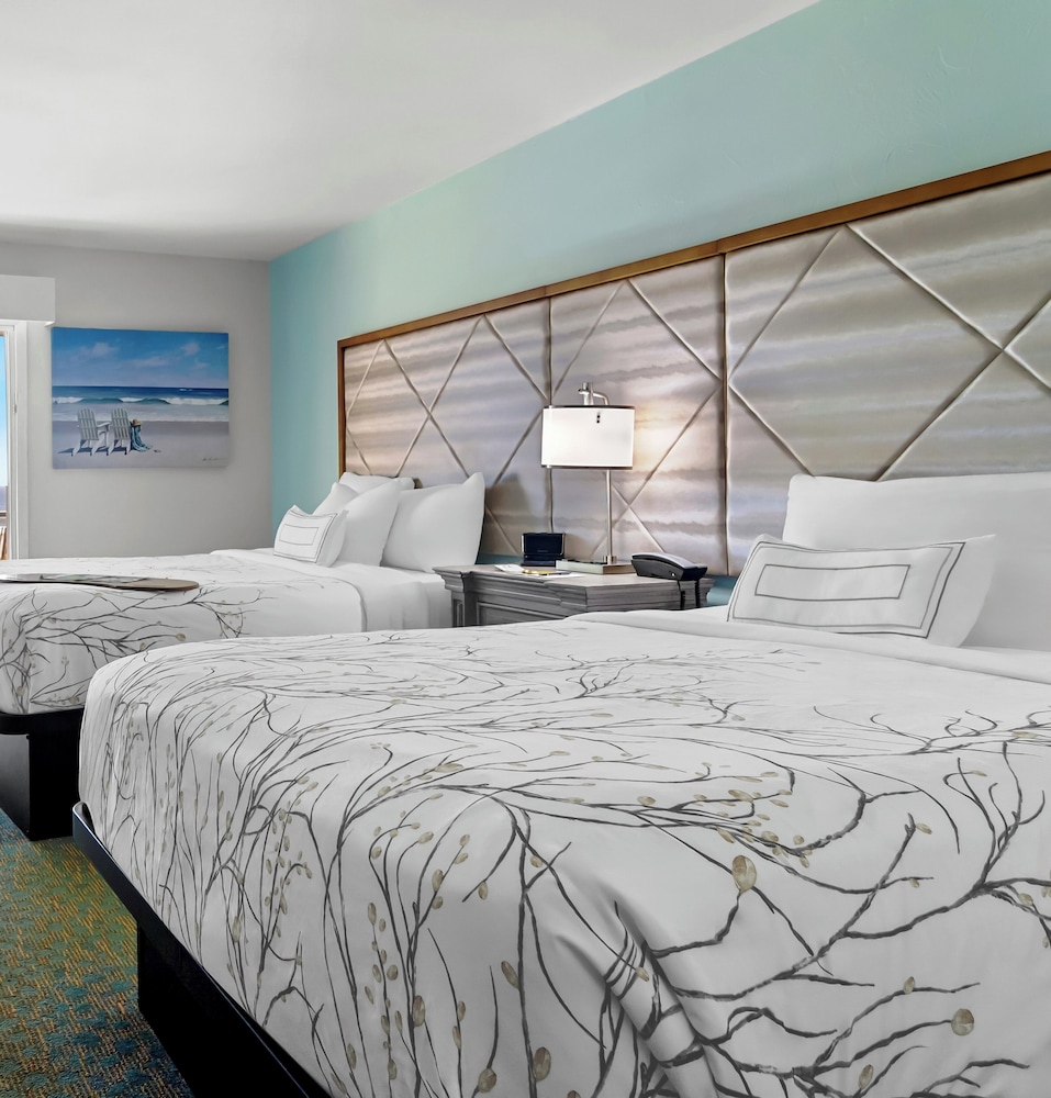 Deluxe Room, Multiple Beds - Photo 9