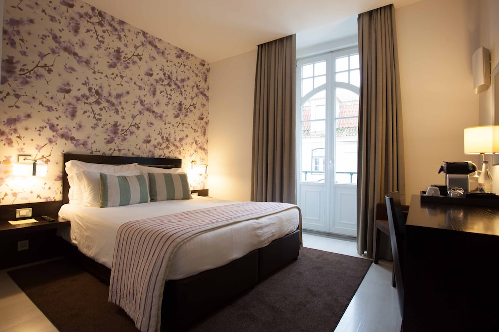 Superior Double or Twin Room (Square View) - Photo 3