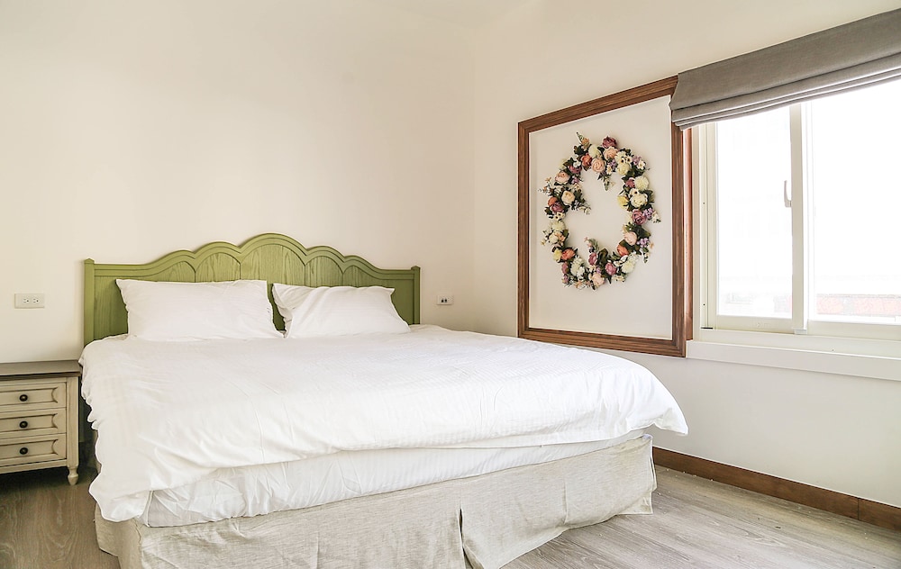 Elite Double Room, 1 Queen Bed, Ensuite, City View photo 1