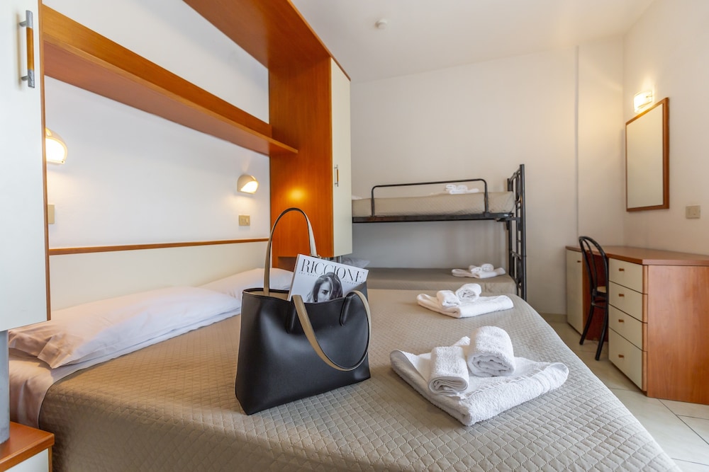 Classic Quadruple Room