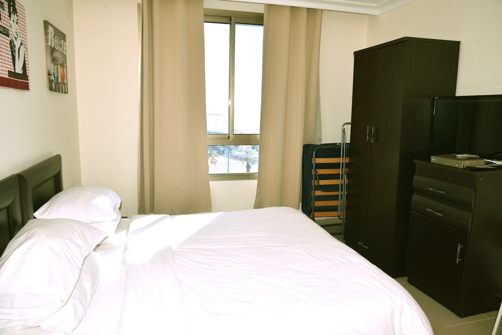Deluxe Studio Suite, 1 Double Bed, Private Bathroom, Beachfront photo 3