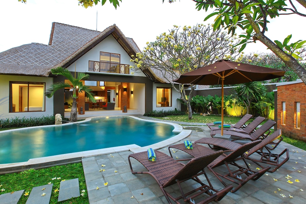 Deluxe Villa, 4 Bedrooms - Photo 2