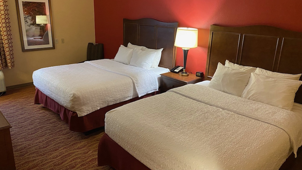 Room, 2 Queen Beds, Non Smoking photo 3