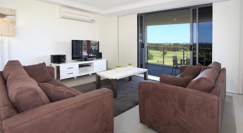 Signature Apartment, 2 Bedrooms, Non Smoking, Golf View (3 nights)