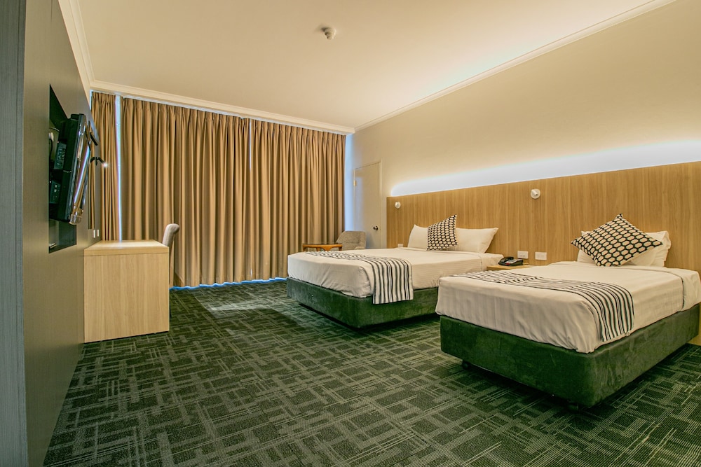 Ocean Side Twin Room - Photo 7