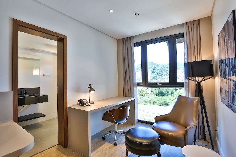Deluxe Room, Multiple Beds