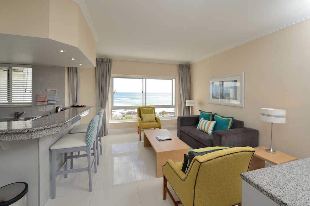 Suite, 1 Bedroom - Photo 1