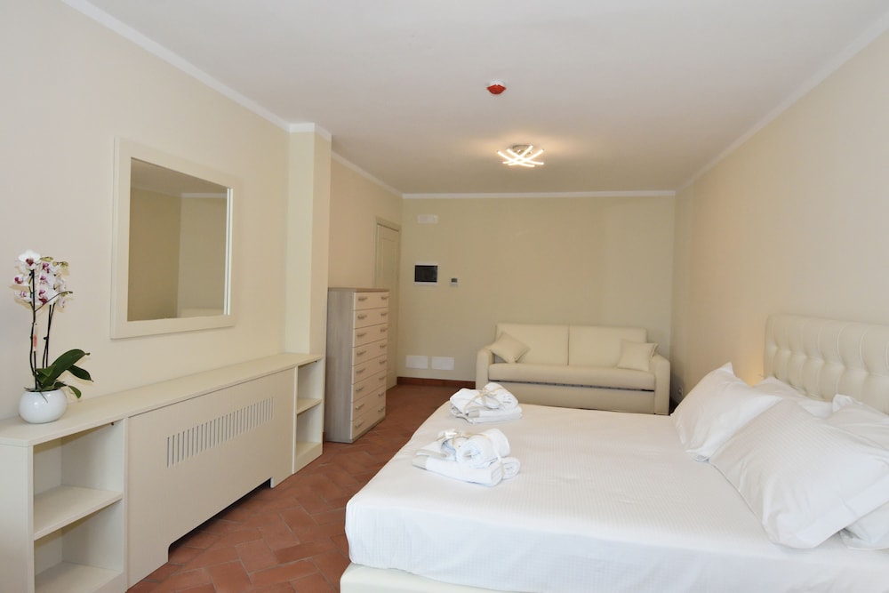 Panoramic Double or Twin Room, Lake View (Junior suite - Giglio)
