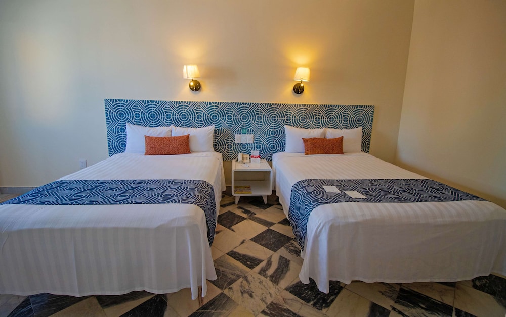 Standard Room, 2 Double Beds, Ocean View photo 1