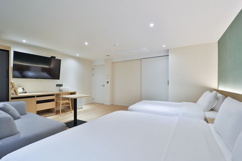 Deluxe Twin Room photo 2