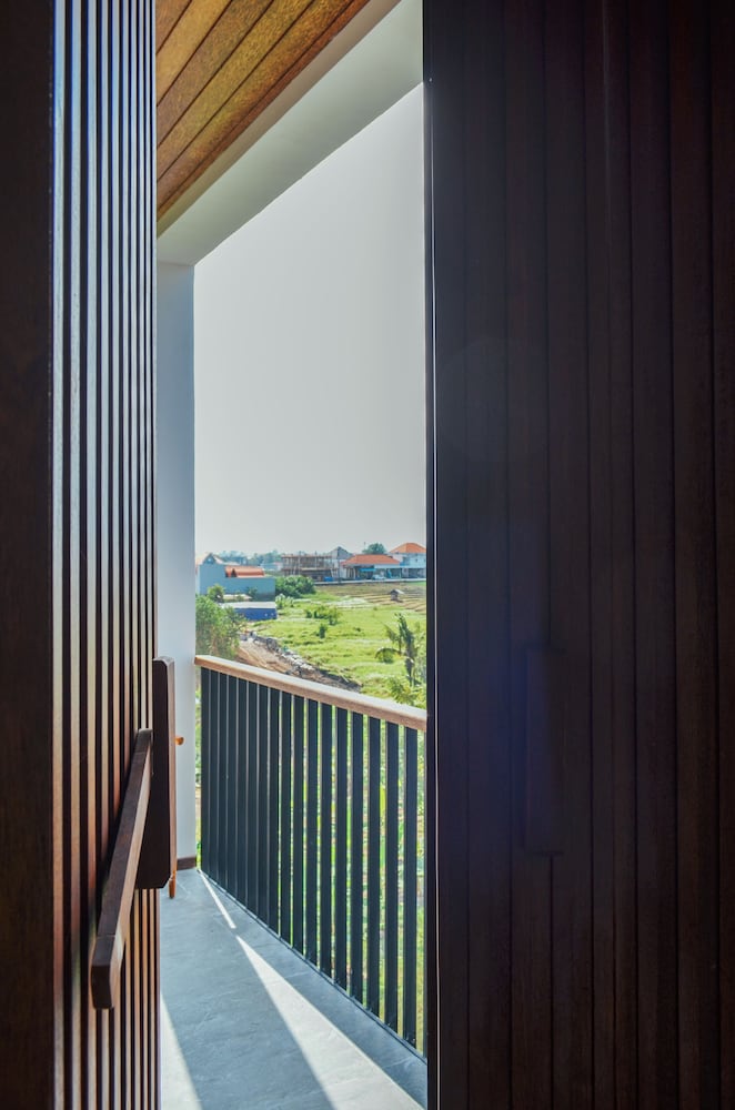 Premium Studio, Balcony, Pool View
