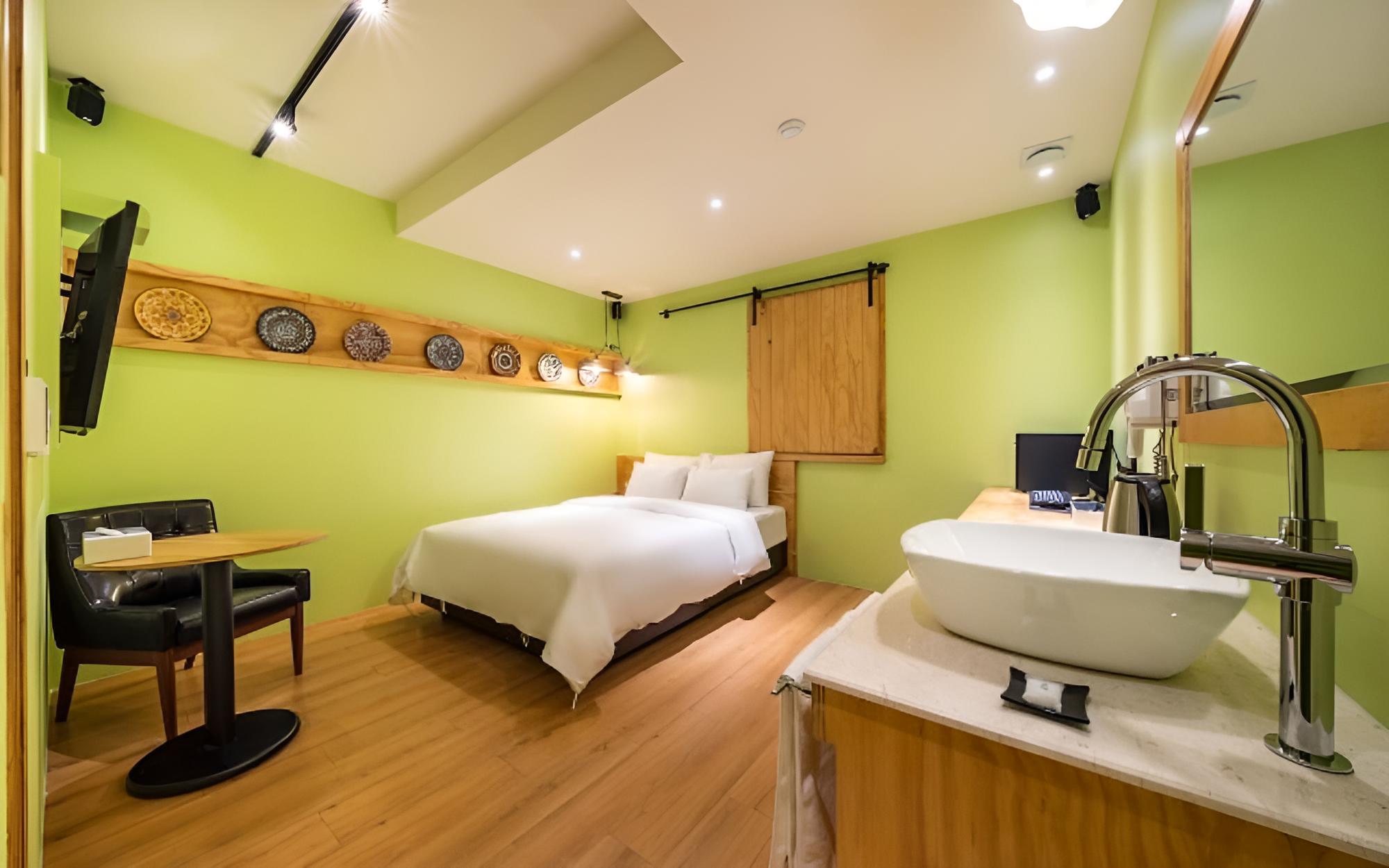 Room (Standard (Parking OTT)) photo 2