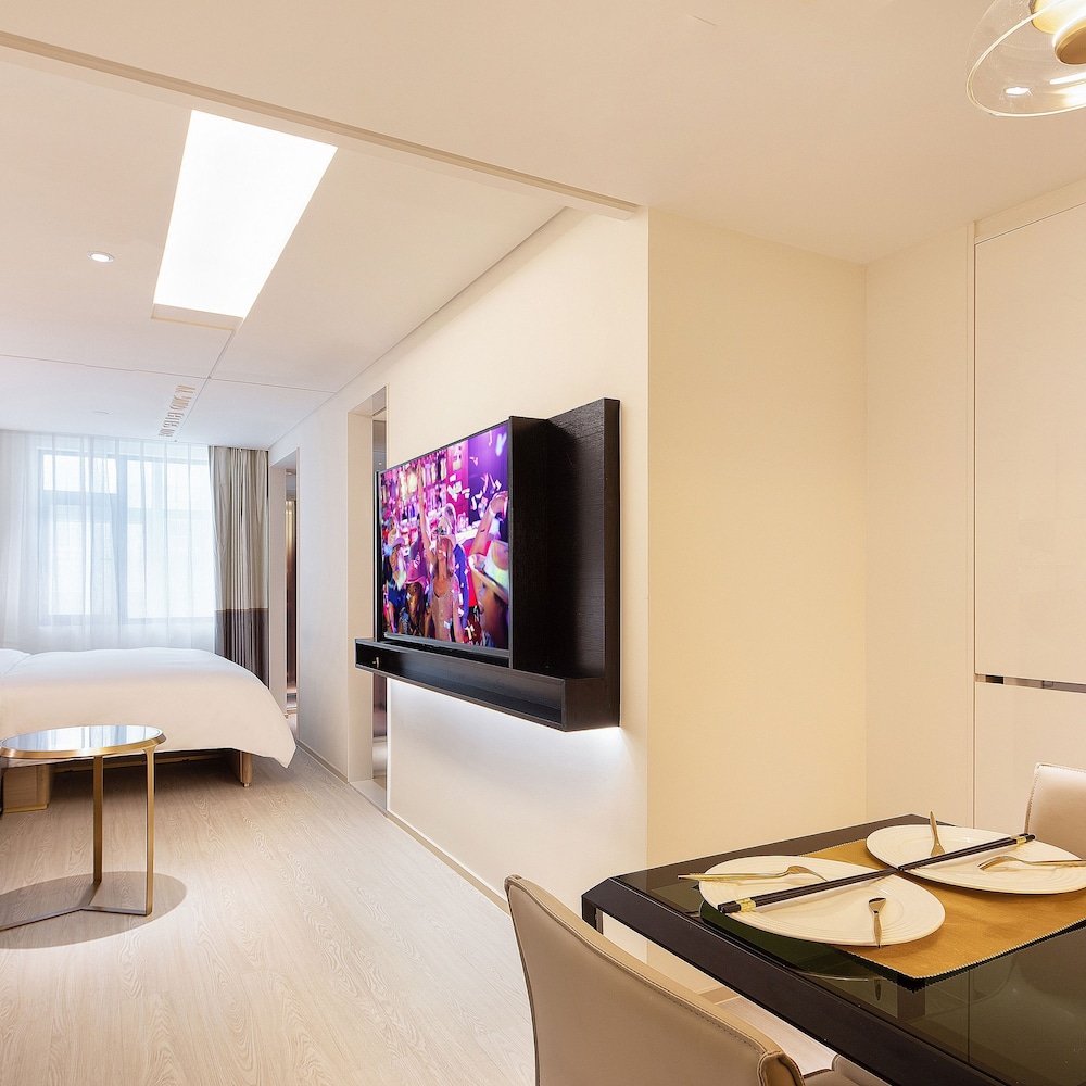 Superior Suite, Non Smoking - Photo 1