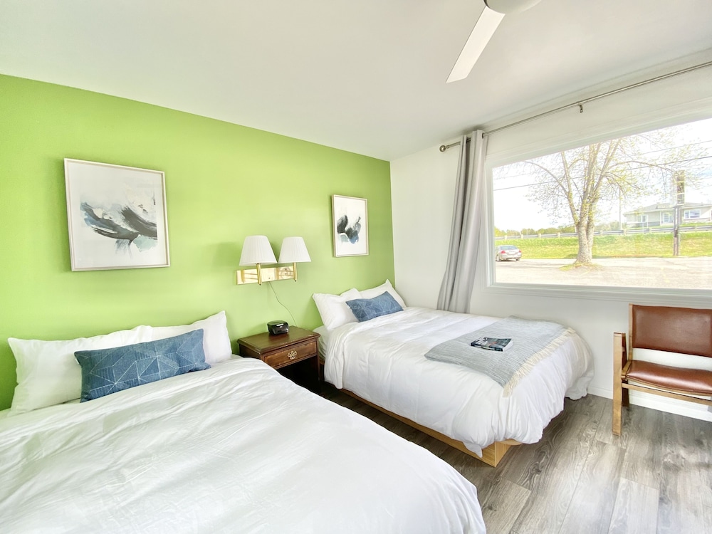 Comfort Quadruple Room, 2 Double Beds photo 3