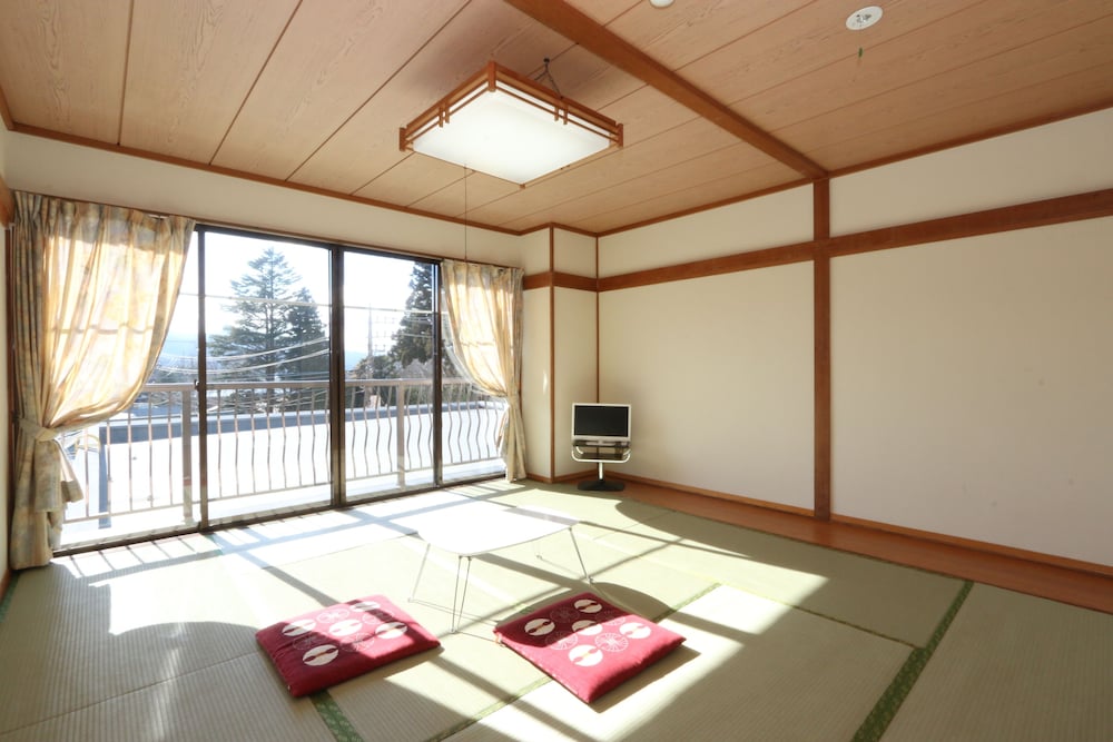 Japanese Style Room, Shared Bathroom - Photo 8