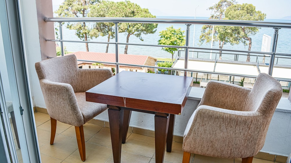 Standard Twin Room, Balcony photo 3