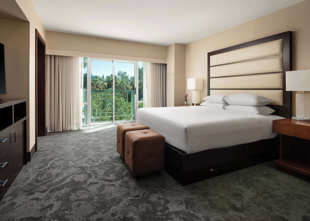 Park, Suite - Photo 1