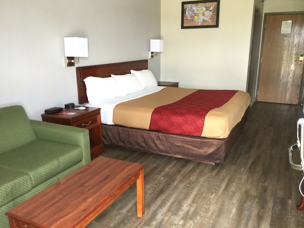 Standard Room, 2 Queen Beds, Non Smoking - Photo 7