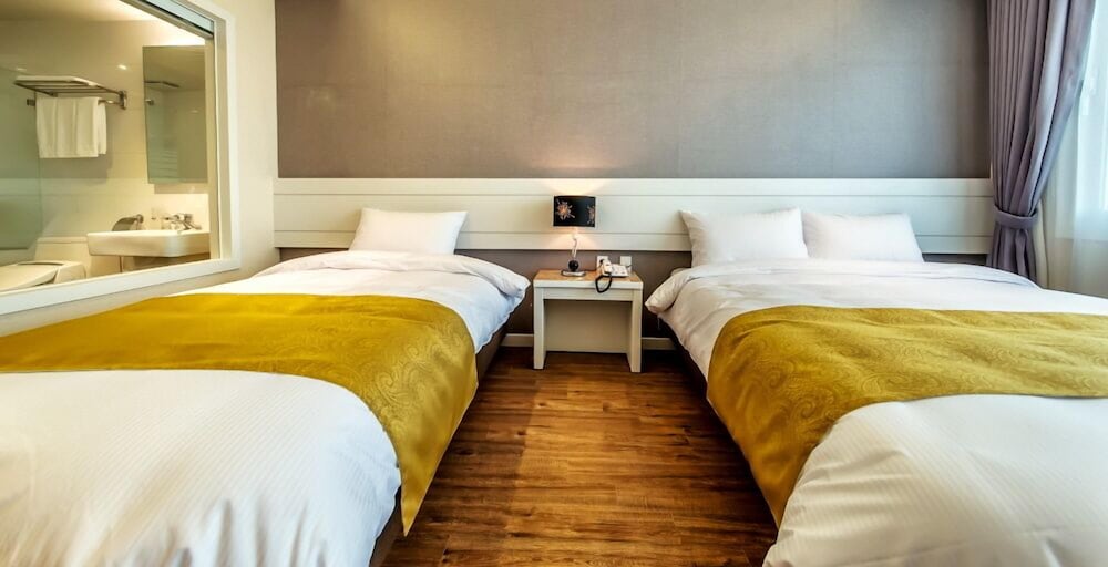 Superior Deluxe Twin Room - Photo 4